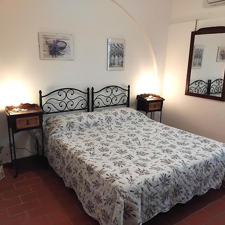 גאמבאסי Agriturismo La Burraia Vicino A San Gimignano מראה חיצוני תמונה